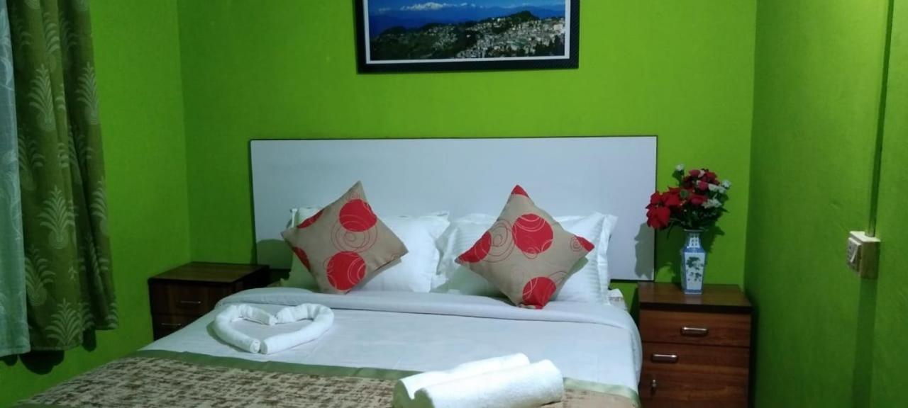 Beverly Hills Home Stay ดาร์จีลิง ภายนอก รูปภาพ